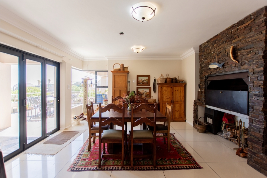 5 Bedroom Property for Sale in Myburgh Park Western Cape